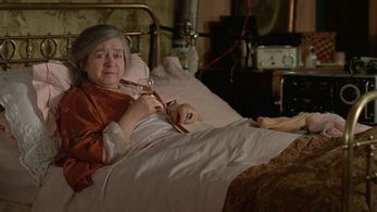 Therese Giehse in Black Moon (1975)