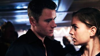 Hannah Hoekstra and Ko Zandvliet in Sunny Side Up (2015)