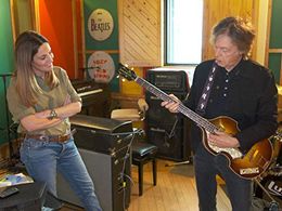 Paul McCartney and Sharyn Alfonsi in 60 Minutes (1968)