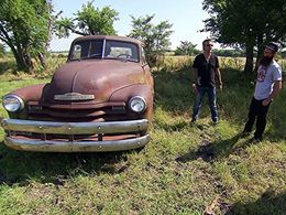Richard Rawlings and Aaron Kaufmann in Fast N' Loud (2012)