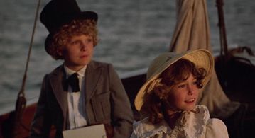 Elva Josephson and Glenn Kohan in The Blue Lagoon (1980)