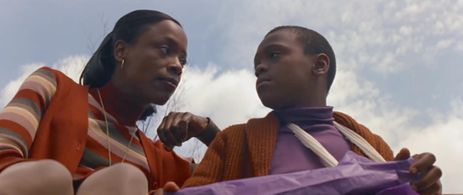 Johnny Hiram Jamison and Charlayne Woodard in Unbreakable (2000)