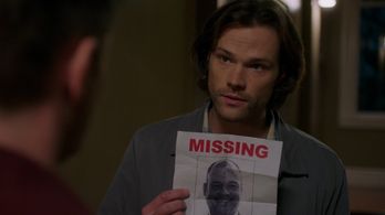Sam Winchester holds a missing person poster of Rick Walsh played by Paul Rogic. Supernatural, season 12 episode 20. Twi