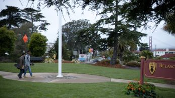 Walter Mack in Murder in the First (2014)