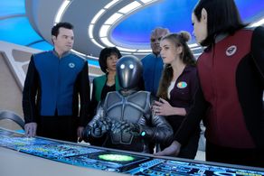 Penny Johnson Jerald, Seth MacFarlane, Peter Macon, Mark Jackson, Halston Sage, and Giorgia Whigham in The Orville (2017