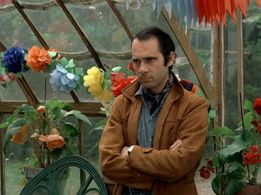 Guy Marchand in Cousin cousine (1975)