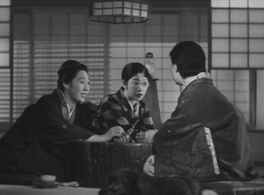 Chôko Iida, Sumiko Kurishima, and Mitsuko Yoshikawa in What Did the Lady Forget? (1937)