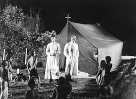 Jardel Filho and José María Langlais in Tercer Mundo (1962)