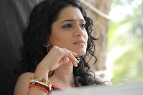 Urmilla Kanetkar Kothare in Baavare Prem He (2014)