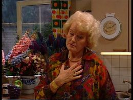 Truus Dekker in We zijn weer thuis (1989)