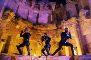 Mark Caso, Ray Park, and Sultan Uddin in Mortal Kombat: Annihilation (1997)
