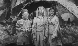 Thomas Wilson Brown, Amy O'Neill, Robert Oliveri, and Jared Rushton in Honey, I Shrunk the Kids (1989)