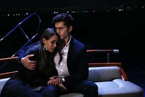 Dilan Çiçek Deniz and Alperen Duymaz in Crossroads (2016)