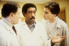 Richard Pryor, Bob Dishy, and Bob Saget in Critical Condition (1987)