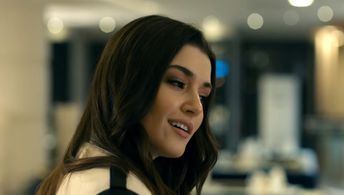 Hande Erçel in Halka (2019)