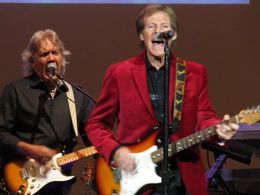 Singing on the Happy Together Tour 2017