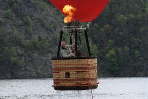 Zdenek Sverák and Daniela Kolárová in Empties (2007)