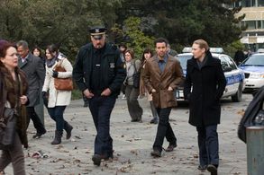 Kevin Corrigan, Anthony Harrison, and Anna Torv in Fringe (2008)