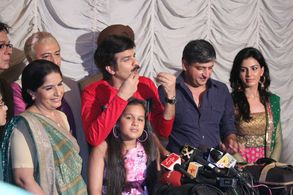 Jamnadas Majethia, Kesar Majethia, Kirti Kulhari, and Nimisha Vakharia at an event for Khichdi: The Movie (2010)