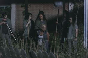 Nicole Barré, Sydney Park, Briana Venskus, Mimi Kirkland, and Elizabeth Faith Ludlow in The Walking Dead (2010)