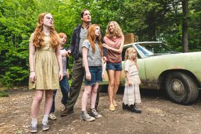 Woody Harrelson, Naomi Watts, Ella Anderson, Sadie Sink, Charlie Shotwell, and Eden Grace Redfield in The Glass Castle (