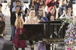 Sara Bareilles in No Ordinary Family (2010)
