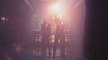 Jessica Lucas and Erin Richards in Gotham (2014)