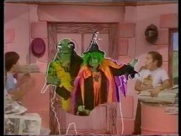 Carol Lee Scott and Freddie Stevens in Emu's World (1982)