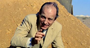 Norman Kaye in Where the Green Ants Dream (1984)