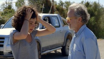 Fernando Colomo and Olivia Delcán in Isla Bonita (2015)