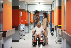 Anna Loos and Simon Eckert in Komm, schöner Tod (2012)