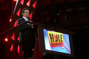 Mark Thompson in Hole in the Wall (2008)