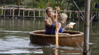 Janelle Pierzina and Britney Haynes in The Amazing Race (2001)