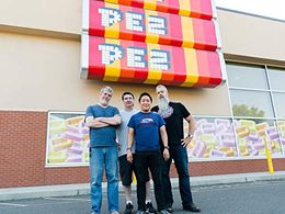 Walter Flanagan, Bryan Johnson, Ming Chen, and Mike Zapcic in Comic Book Men (2012)