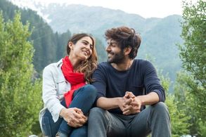 Kartik Aaryan and Sara Ali Khan in Love Aaj Kal (2020)