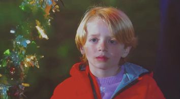 Christmas on Mistletoe Farm - Buster