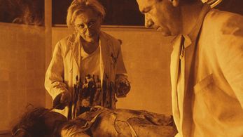 Michael Elphick and János Herskó in The Element of Crime (1984)