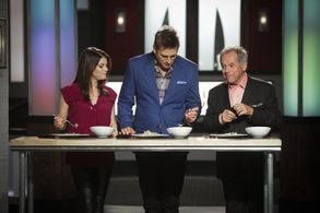 Wolfgang Puck, Gail Simmons, and Curtis Stone in Top Chef Duels (2014)