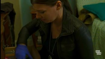 Jen Gardiner playing a detective in An Unexpected Killer