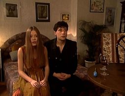 Pavel Kríz and Linda Rybová in Skrín (1998)