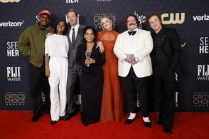 Ebon Moss-Bachrach, Liza Colón-Zayas, Jeremy Allen White, Abby Elliott, Lionel Boyce, Matty Matheson, and Ayo Edebiri at
