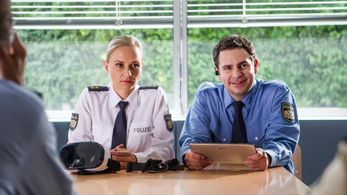 Annett Fleischer and Paul Sedlmeir in Hubert ohne Staller (2011)