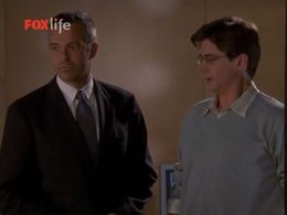 Cameron Daddo and Jamie Iglehart in She Spies (2002)