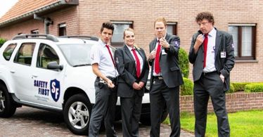 Ben Segers, Bruno Vanden Broecke, Matteo Simoni, and Ruth Beeckmans in Safety First (2013)