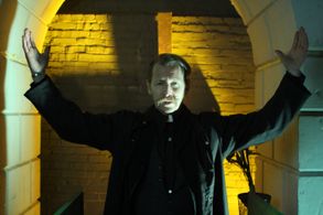 actor Lew Temple playing 