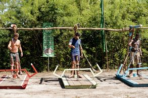 Davie Rickenbacker, Alec Merlino, and Daniel Rengering in Survivor (2000)