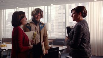 Elisabeth Moss, Jay R. Ferguson, and Francesca Ferrara in Mad Men (2007)