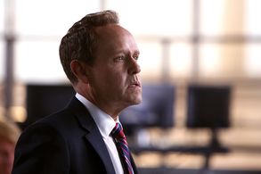 Peter MacNicol in CSI: Cyber (2015)