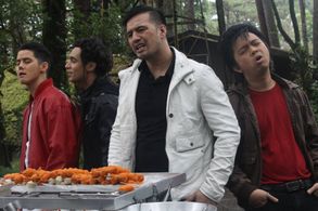 PARD, Antonio Aquitania, Boy 2 Quizon, RJ Padilla, and Roadfill in Kwek Kwek (2014)