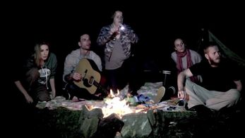 Deb in 'Dead Sunrise' (2016)